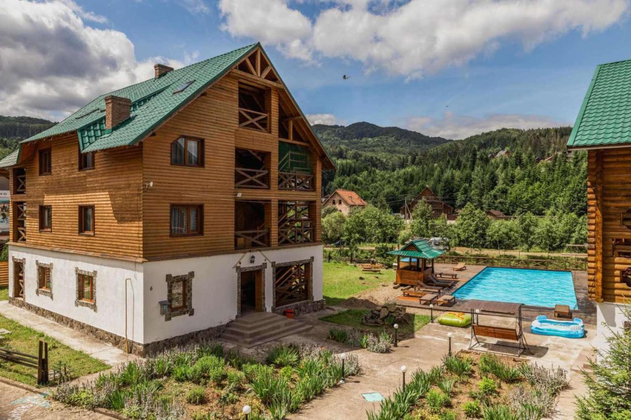 Edelweiss Carpathians Migovo Hotel Exterior photo