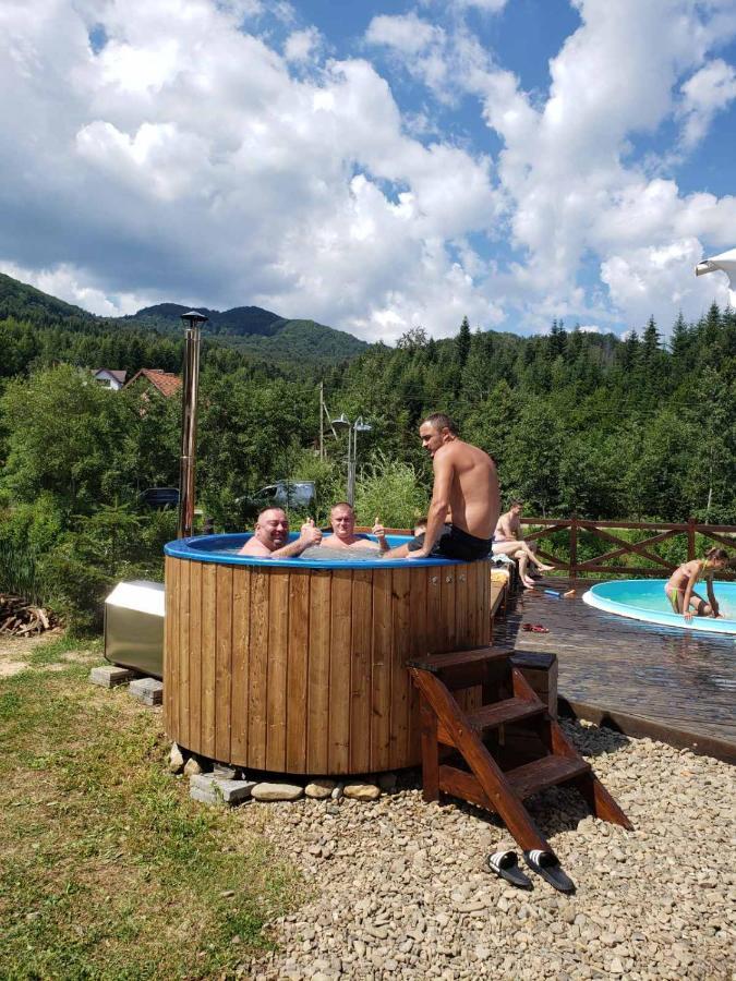 Edelweiss Carpathians Migovo Hotel Exterior photo