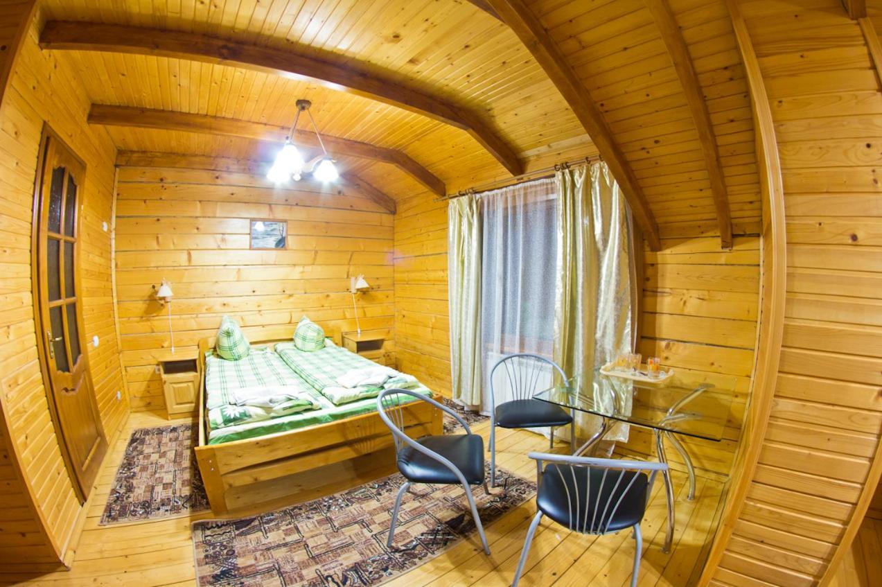 Edelweiss Carpathians Migovo Hotel Exterior photo
