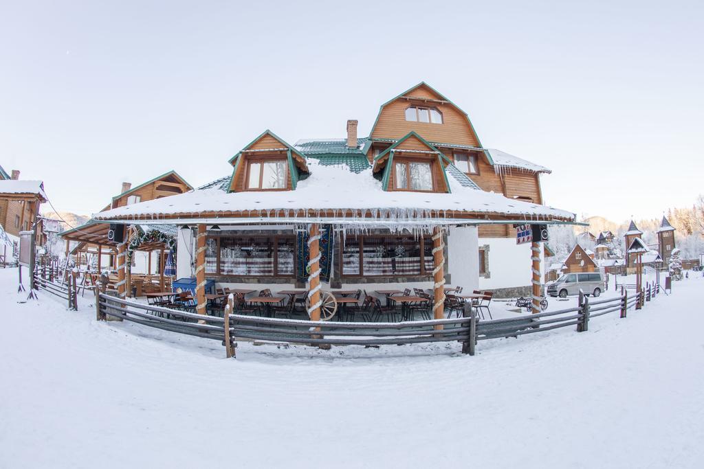 Edelweiss Carpathians Migovo Hotel Exterior photo